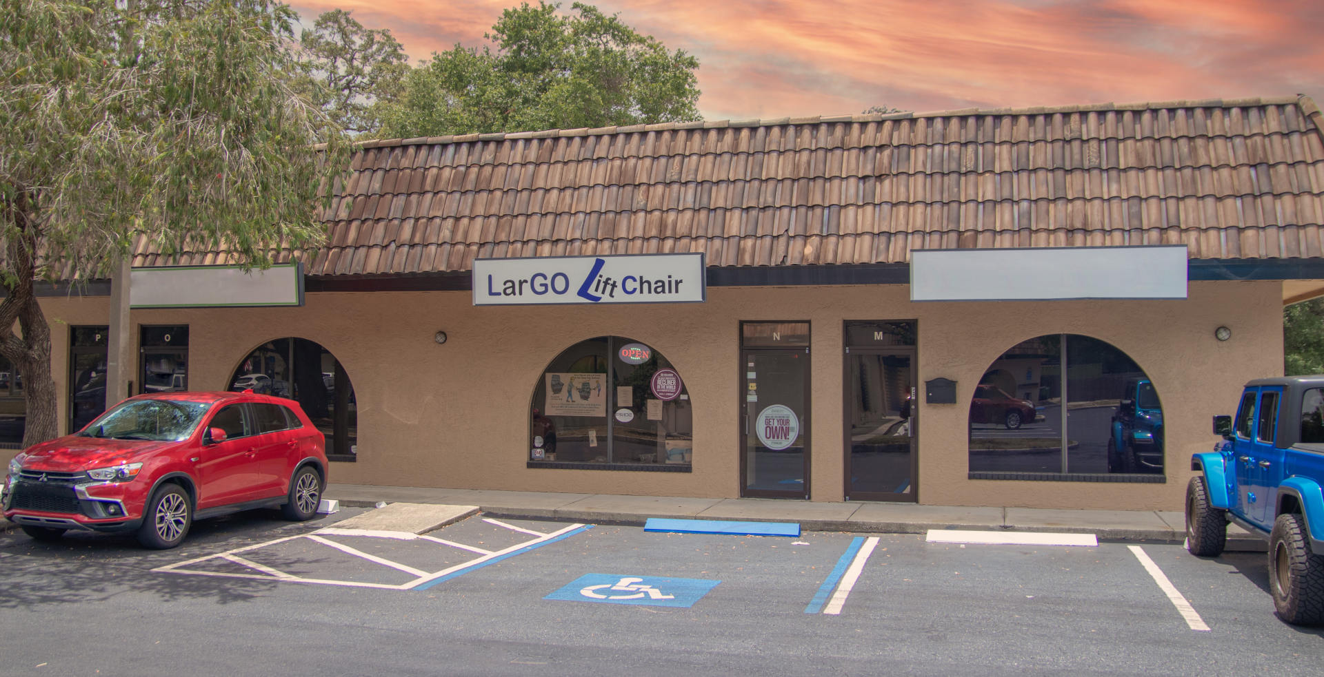 Photo of the Largo Lift Chair Showroom store front.